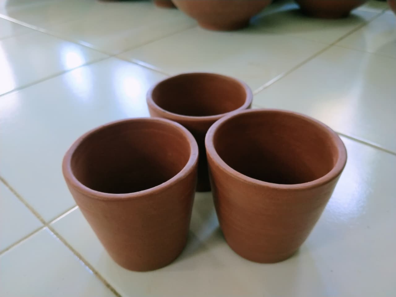 Gelas Tanah Liat